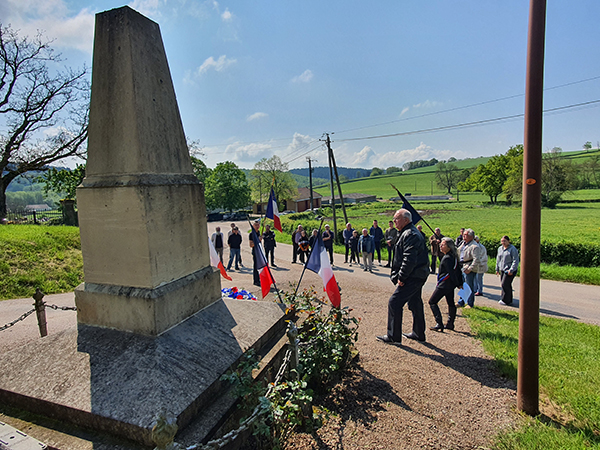 Cérémonie au monument aux Morts